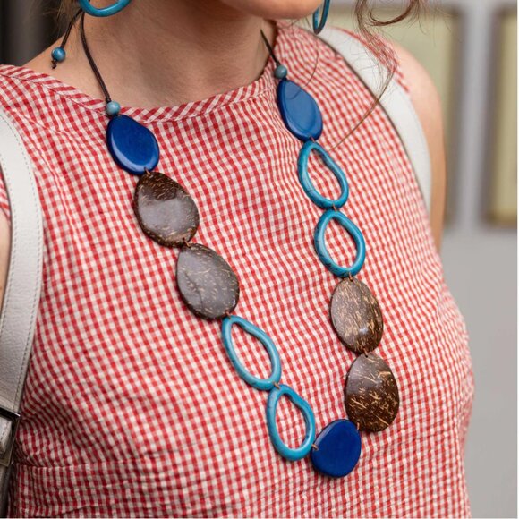 Azul Fair-Trade Tagua and Coconut Statement Necklace - Picture 1 of 6